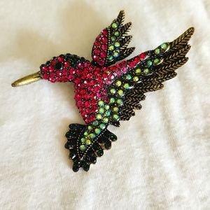 Hummingbird Rhinestone Brooch. Beautiful pin that sparkles in the light.